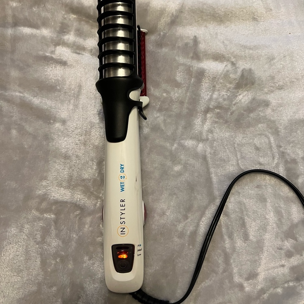 White and Pink Hair Styling Tool - Picture 14 of 15